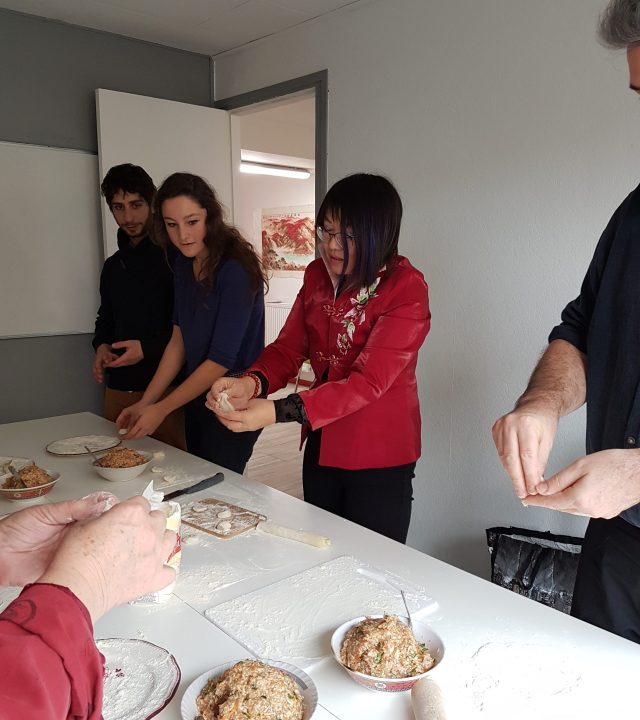 cours-de-cuisine-asiatique-lyon-Institut-Chine-Education Nous proposons des cours de cuisine asiatique (surtout chinoise) à Lyon 8ème. Ces cours ne sont pas éligibles au CPF.